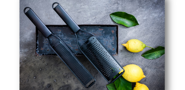 NEW BLACK SHEEP COLLECTION – DRAMATIC, REBELIOUS STYLE – microplaneintl.com The NEW Microplane® BLACK SHEEP Series, with matt black stainless steel handle, frame and blade, is an eye-catching, elegant showstopper. […]